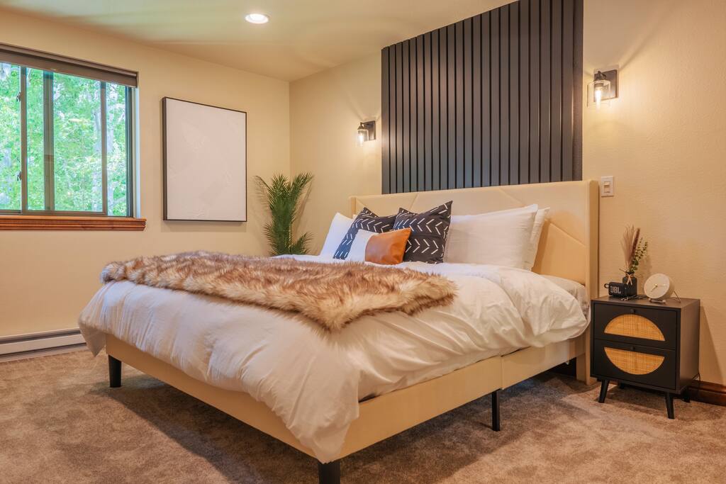 The Dillon Mountain Condo