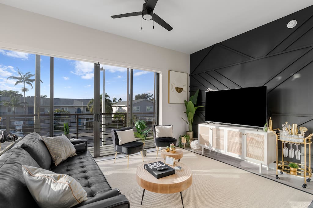 The West Palm Beach Condo · 2201